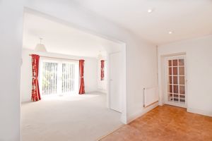 Kitchen/living room - click for photo gallery